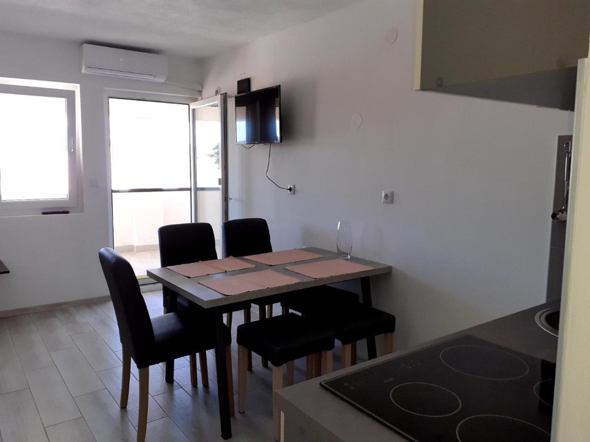 Apartmani Grumf กอร์นยิ คาริน ภายนอก รูปภาพ